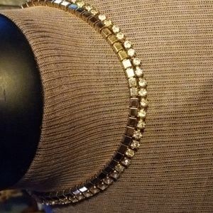 Very nice costume jewelry necklace